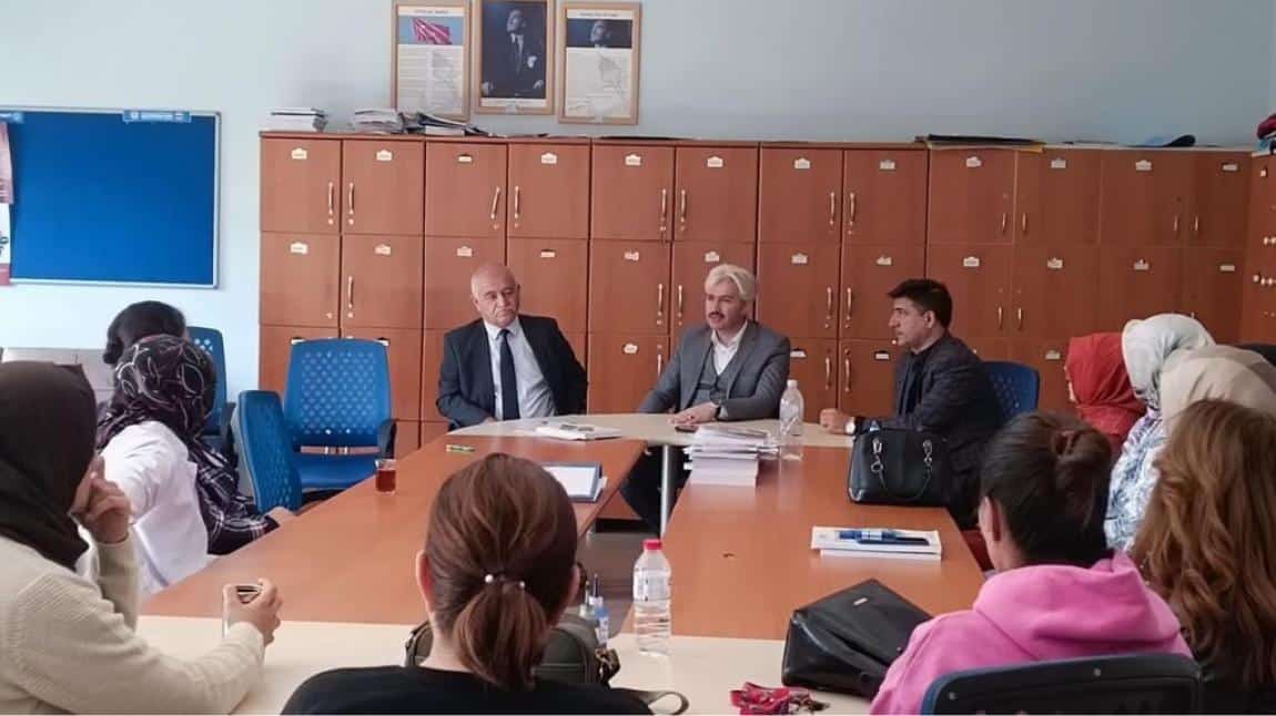 Talas İlçe Milli Eğitim Müdürümüz Sayın Mustafa Elmalı ve beraberinde Şube Müdürlerimiz okulumuzu ziyaret ettiler.
